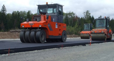 В Украине строительство 1 км дороги стоит 5,6 млн долларов.