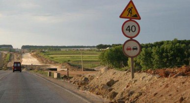 В Украине в капитальном ремонте нуждаются 90% дорог.