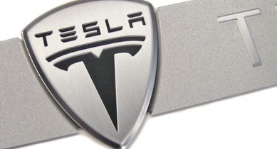 Tesla Motors работает над робомобилем.