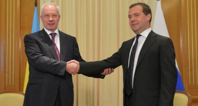 Азаров предложил Медведеву обсудить соглашение с ЕС.