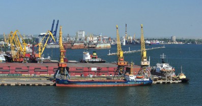 Одесский морской порт принял вторую партию нефти для Одесского НПЗ.