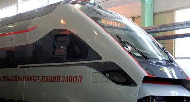 Янукович поручил купить поезда у Крюковского вагонзавода.