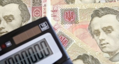 Киевсовет частично перераспределяет бюджет Киева на 2013 год.