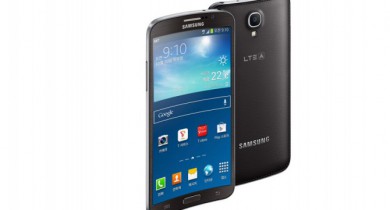 Samsung представил смартфон с вогнутым дисплеем.