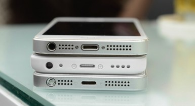 Apple снизил объем заказов на iPhone 5C.