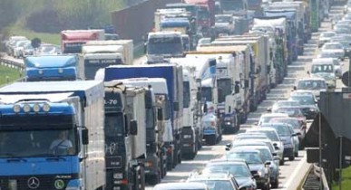 Рада хочет увеличить штрафы за нарушение правил проезда грузовиков.