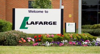 Lafarge сохранила ориентир по долгу, хочет снова урезать расходы.