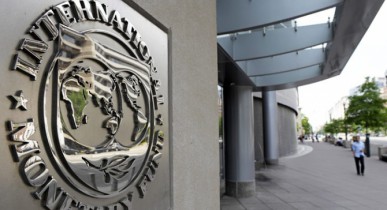 Оппозиция требует от Кабмина незамедлительно начать переговоры с МВФ.