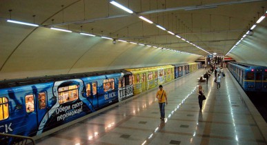 Киев будет хорошо зарабатывать на рекламе в киевском метрополитене.