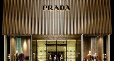Модный дом Prada выходит из офшоров и вернет налоги за десять лет.