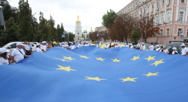 Почти 50% украинцев хотят вступления ЕС.