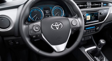 Toyota ждет рекордную годовую прибыль за счет слабой иены.