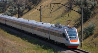​Укрзализныця запустит два скоростных поезда отечественного производства