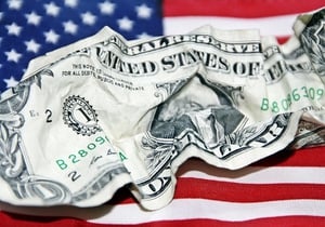 Финансисты ожидают снижения курса доллара, но быстрого обвала не будет