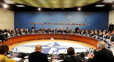 Порошенко отбыл на саммит НАТО