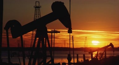 Цена нефти Brent впервые за год упала ниже 100$ за баррель