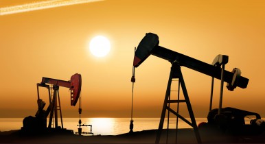 Нефть дорожает за счет экономической статистики США