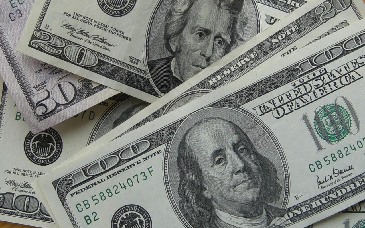 На валютный аукцион банки подали заявок на 12,3 млн долларов