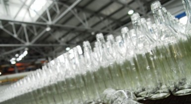 Миндоходов в Киеве изъяло 100 тыс. бутылок поддельного алкоголя на 2,5 млн грн.