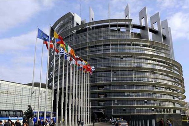 Европарламент решил отменить плату за роуминг
