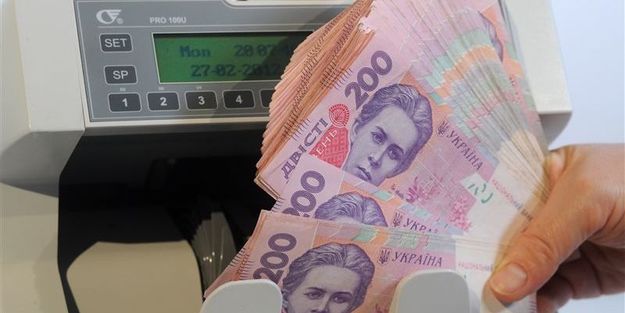 Национальный банк Украины  установил на 11 декабря 2015 официальный курс гривны на уровне  23,3683 грн/$.