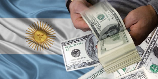 Новые власти Аргентины отменяют ограничения на валютные операции.