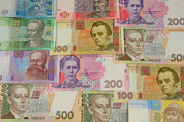 Национальный банк Украины  установил на 18 декабря 2015 официальный курс гривны на уровне  23,4877 грн/$.
