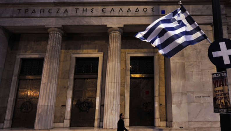 ЕЦБ: в январе греки сняли с банковских счетов почти 13 млрд евро