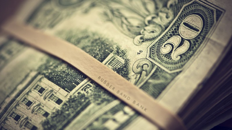 Межбанк замер в ожидании снижения курса доллара