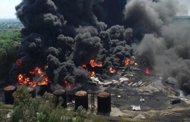 В МВД оценили убытки от пожара на нефтебазе