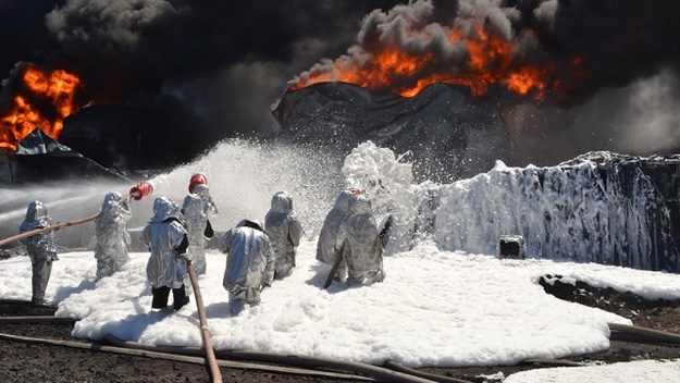 Ликвидация пожара на нефтебазе обошлась Кабмину в 46 млн гривен
