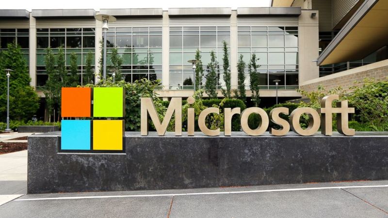 Microsoft запатентовала смартфон с возможностью смены операционной системы