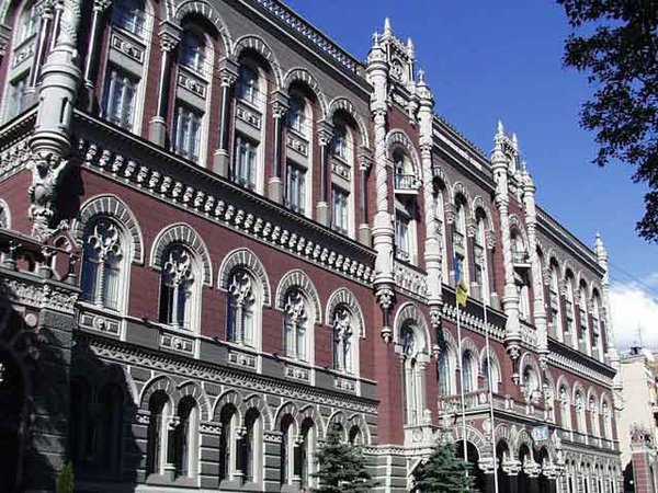 В сентябре украинцы купили валюты на 47,6 млн долларов