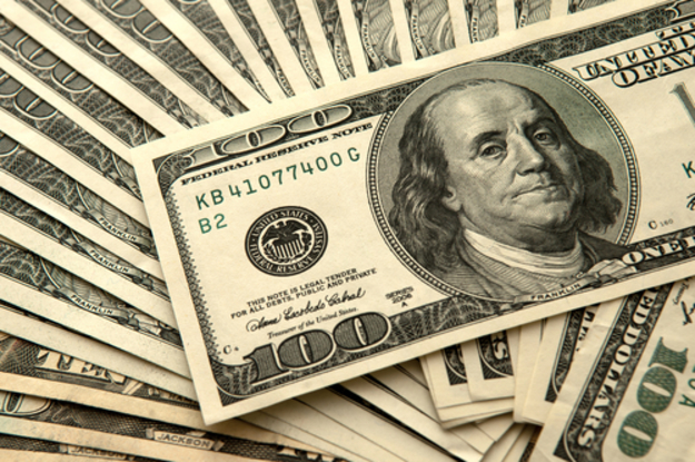 На валютном аукционе НБУ сегодня курс отсечения составил 21,69 грн/$