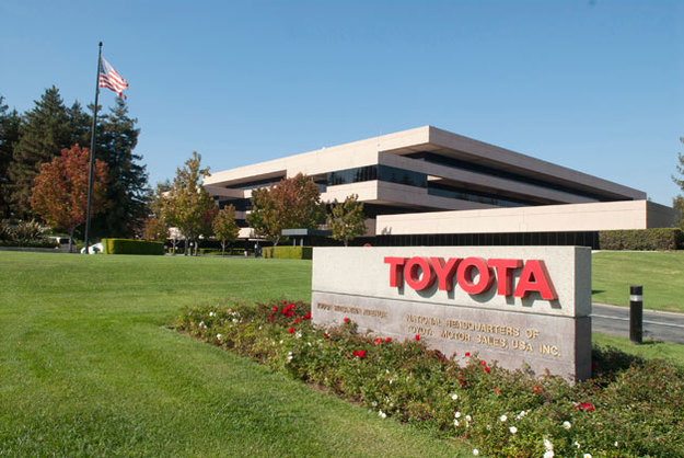 Toyota компенсирует $21,9 млн чернокожим и азиатским заемщикам, которые платили больше за кредиты на авто, чем белые.