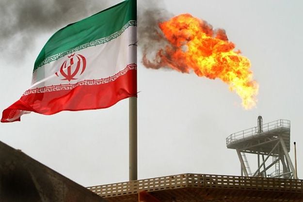 Иран нарастил экспорт нефти до 1,8 млн баррелей в сутки.