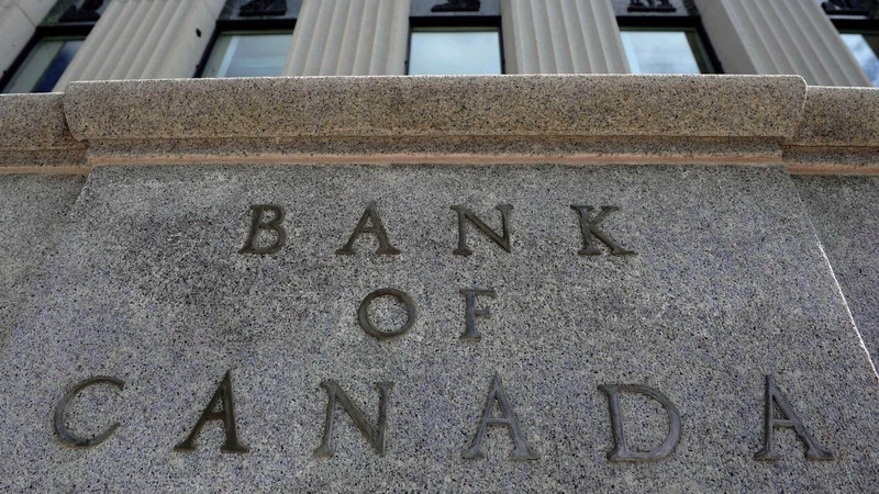 Центральный банк Канады оставил базовую процентную ставку на уровне 0,5%, утверждая, что восстановление экономики проходит согласно плану и риски инфляции остаются сбалансированными.
