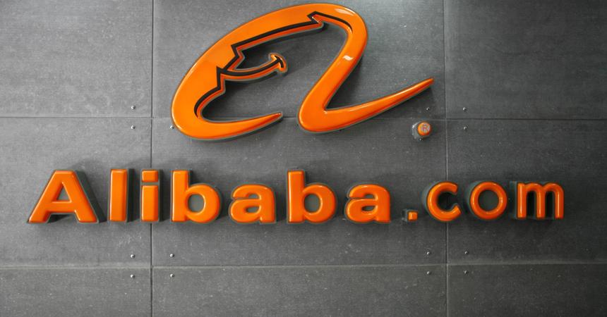 Alibaba Group Holding продал товаров на 3 трлн юаней ($463 млрд) через интернет-магазин в 2015 году, несмотря на изменения вектора развития компании.