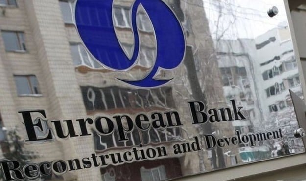 ЕБРР не собирается уходить из РоссииПрезидент Европейского банка реконструкции и развития Сума Чакрабарти заявил, что банк не собирается прекращать совою деятельность в России, несмотря на то, что из-за санкции приостановилось финансирование.