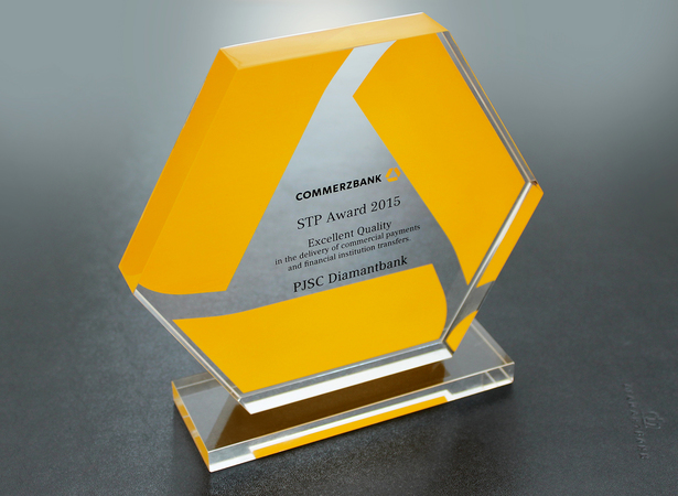 Діамантбанк отримав банківську нагороду міжнародного рівня Commerzbank STP Award 2015 за високу якість здійснення клієнтських і міжбанківських платежів.“Приємно отримувати нагороду від шанованої європейської фінансової установи Commerzbank за високу якіст