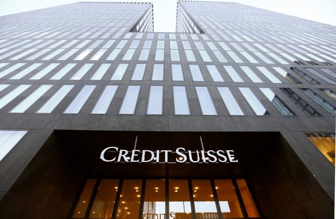 Credit Suisse запретил своим сотрудникам находиться на работе после 19:00 в пятницу.