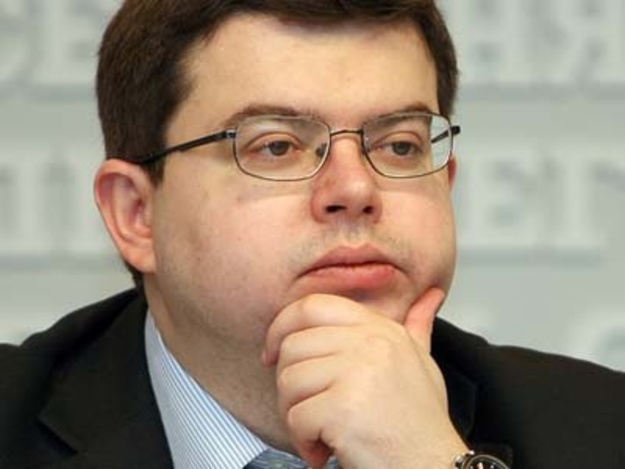 Акционеры компании PT Platinum Public согласовали с Игорем Дорошенко его уход с должности главного исполнительного директора по взаимному согласованию сторон.
