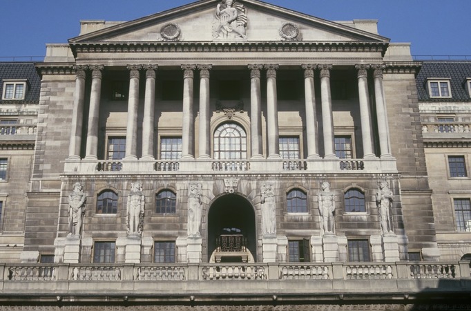 Банк Англии оставил базовую процентную ставку на уровне 0,5%.