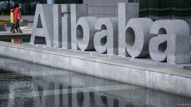 Глава Центрального банка Китая Чжоу Сяочуань заявил, что власти изучат деятельность Alibaba из-за признаков теневого банкинга.