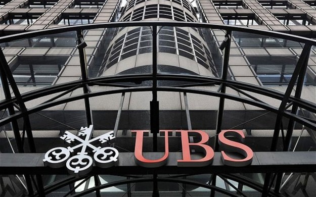 Главный исполнительный директор UBS Серджио Эрмотти заявил, что политики Швейцарии сделали слишком мало, чтобы защитить банки страны от требований других стран предоставить данные об клиентах.