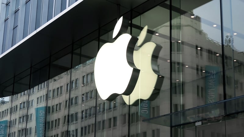 В третьем квартале продажи главного продукта Apple смартфонов IPhone сократились.