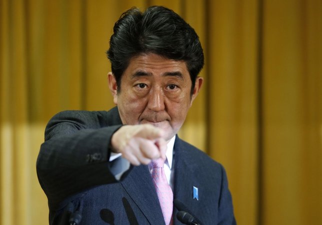 Премьер-министр Японии Синдзо Абэ представил пакет мер по стимулированию экономики.