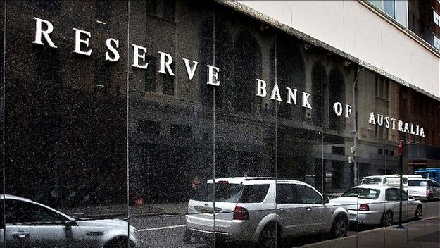 Центральный банк Австралии урезал базовую процентную ставку до нового исторического минимума.