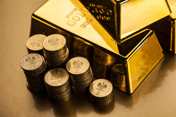Национальный банк понизил официальный курс золота, серебра и палладия.