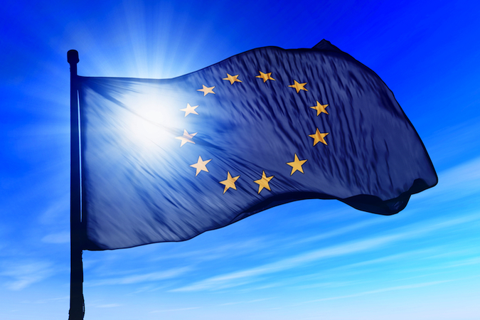 Большинство стран Евросоюза хотят отложить введение новых правил ЕС, предназначенных для защиты инвесторов в сфере страхования жизни и других розничных финансовых секторах.